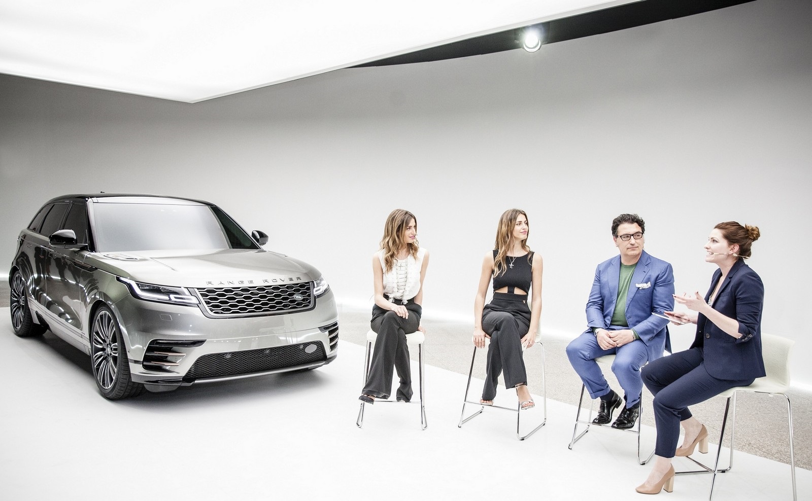 milano-design-week-range-rover-velar-1